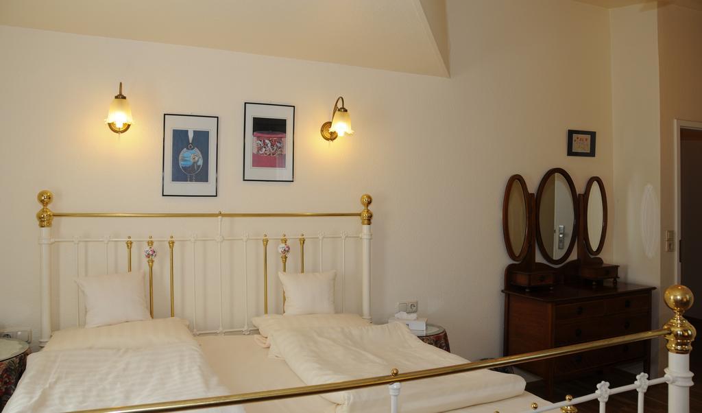 Hotel Admiral Wiesbaden Zimmer foto