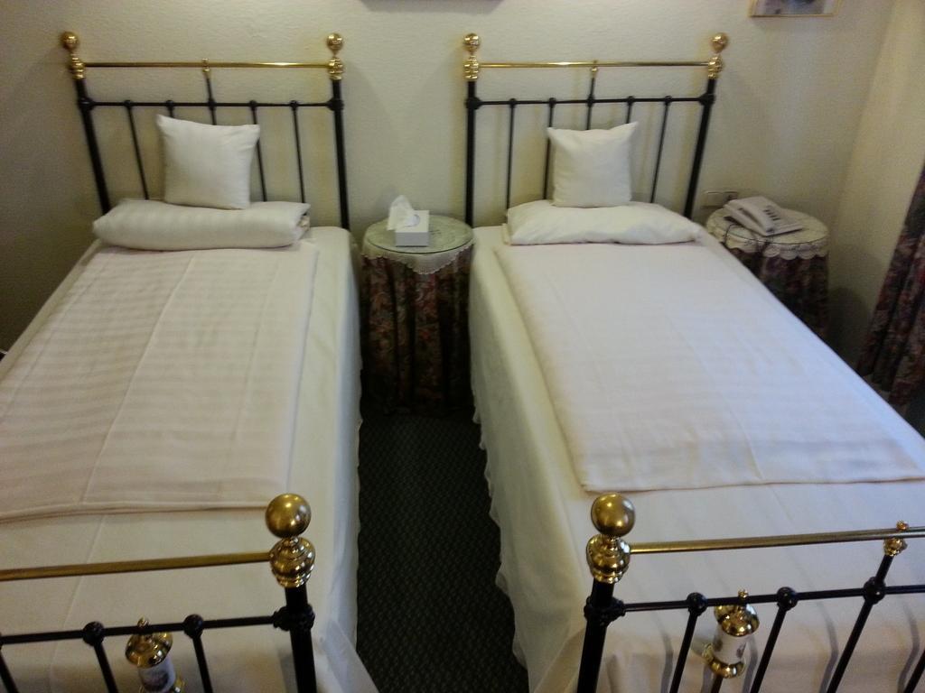 Hotel Admiral Wiesbaden Zimmer foto
